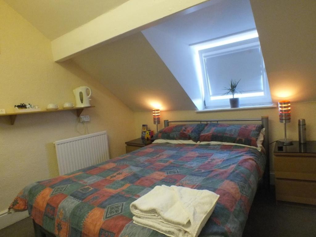 Leonardos Guest house Swansea
