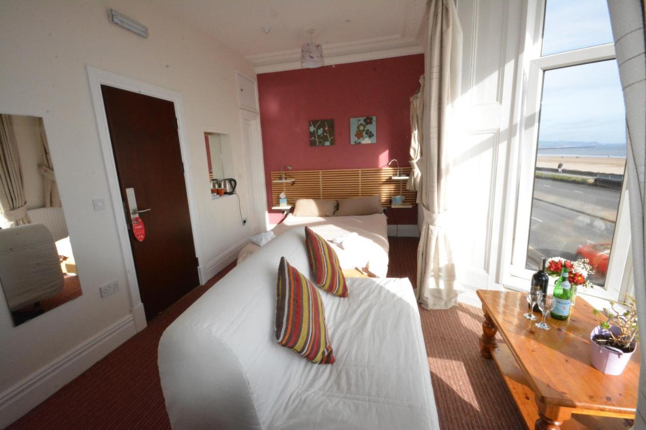 Guest house Leonardos Swansea