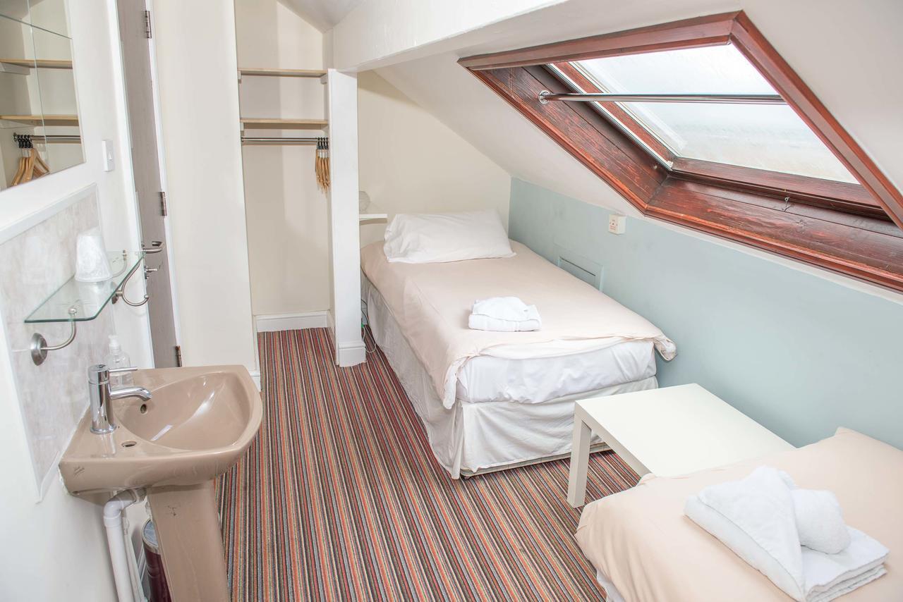 Guest house Leonardos 3*