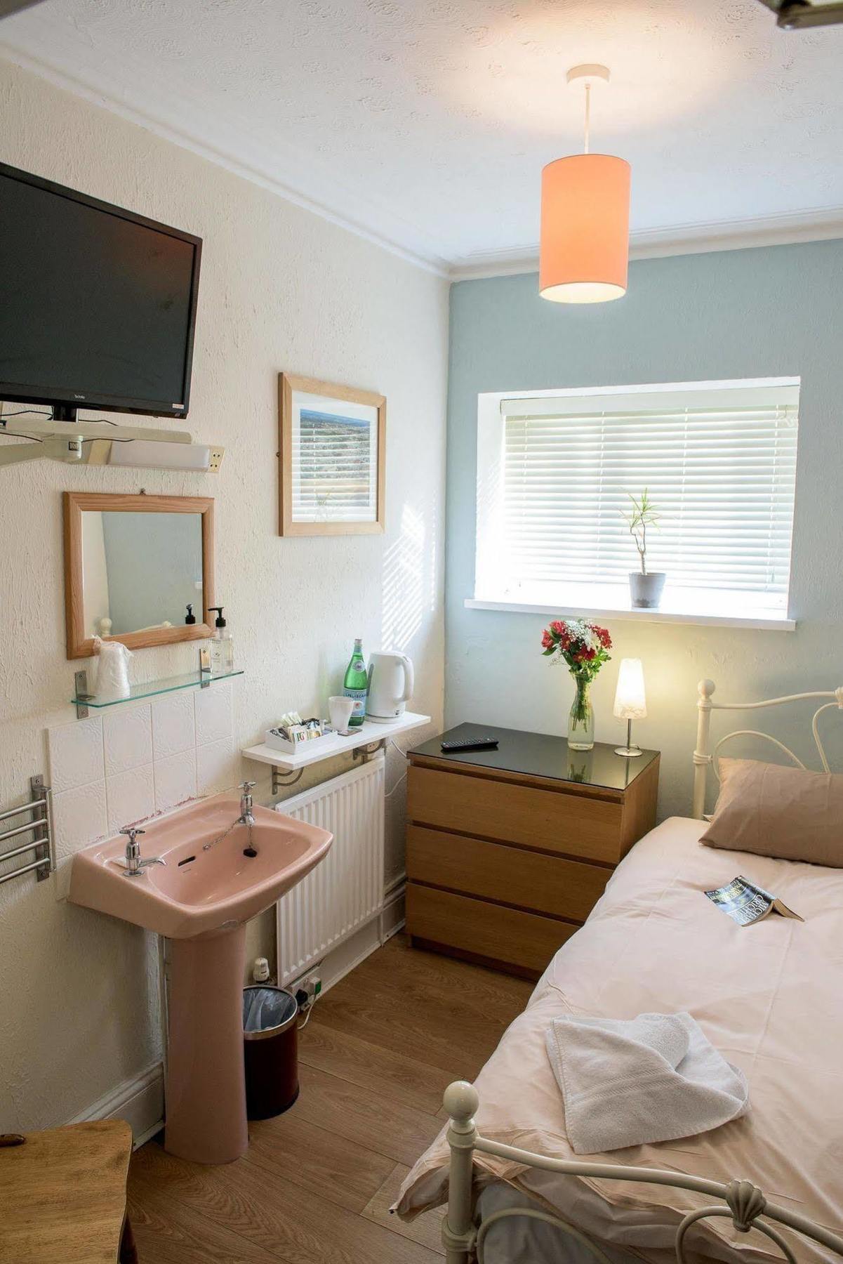 Guest house Leonardos