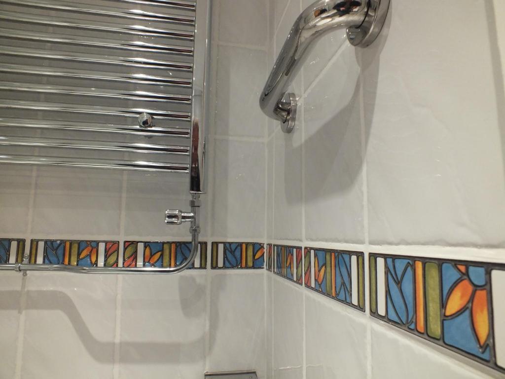 Leonardos 3* Swansea