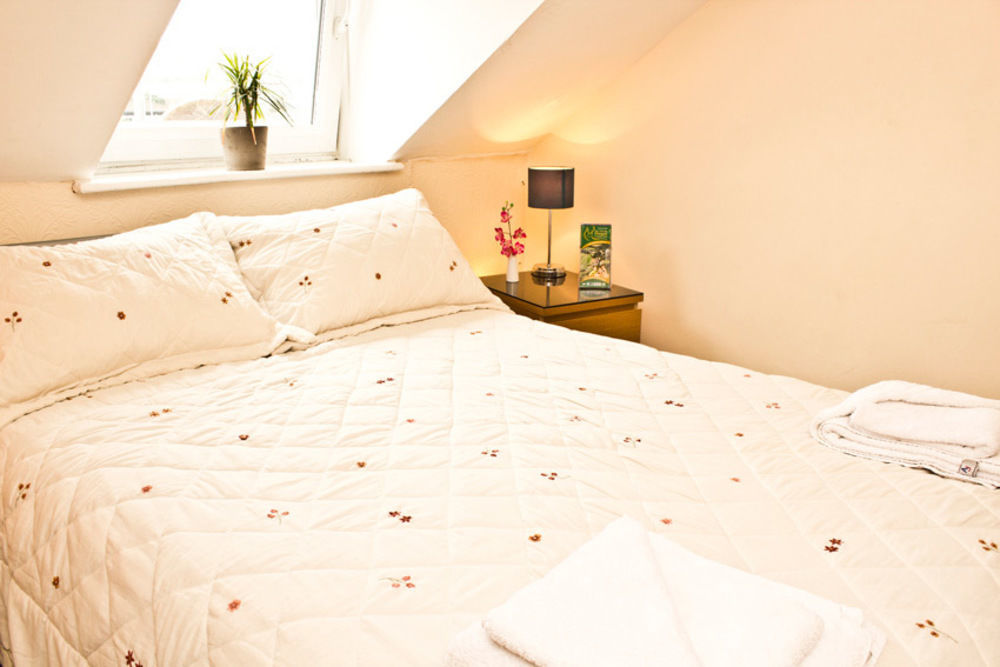 Leonardos 3* Swansea